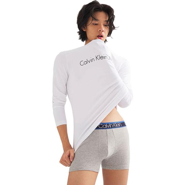 CKCalvin Klein 13