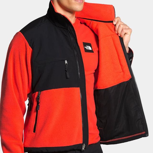 THE NORTH FACE Men's'95 Retro Denali Jacket logo