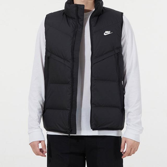 Nike Sportswear Storm-FIT Windrunner Logo