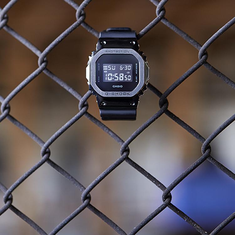 G-SHOCK5600 GM-5600B-1PR-person