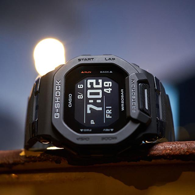 G-SHOCK G-SQUAD GPS LED GBD-200-1PR-person