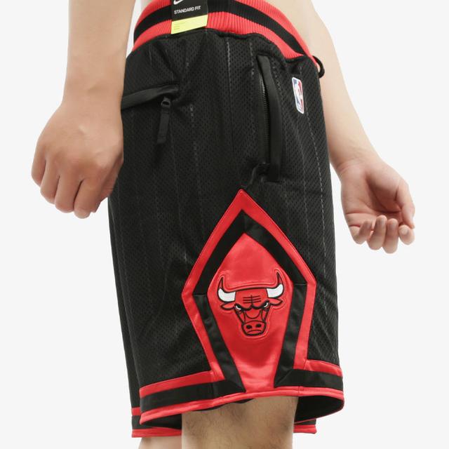 Nike Bulls Courtside Statement Edition