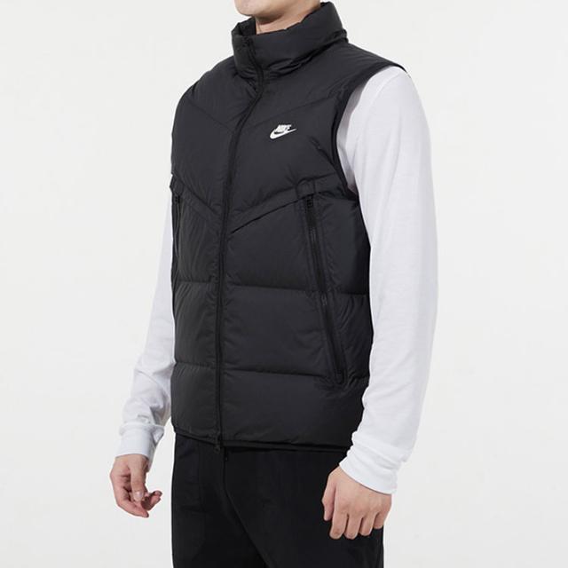 Nike Sportswear Storm-FIT Windrunner Logo