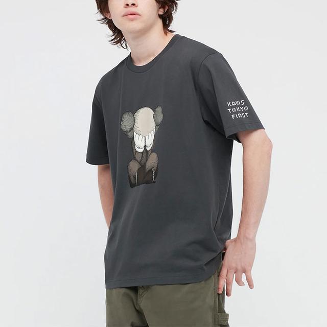 UNIQLO x kaws T