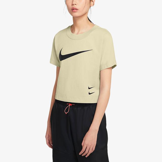 Nike Sportswear Swoosh LogoT