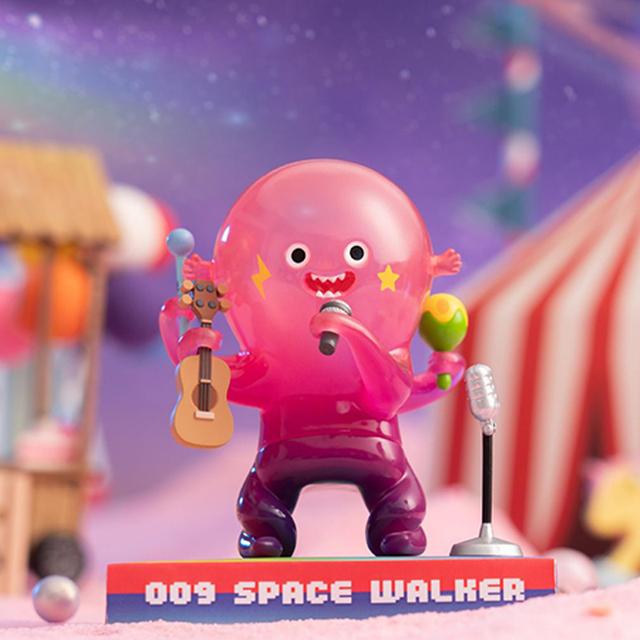 POP MART 009 Space Walker