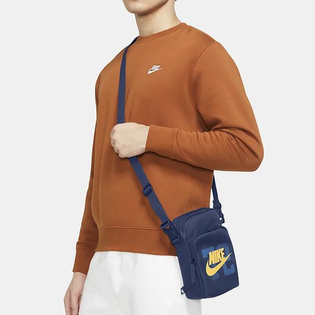 Nike Heritage Crossbody Logo