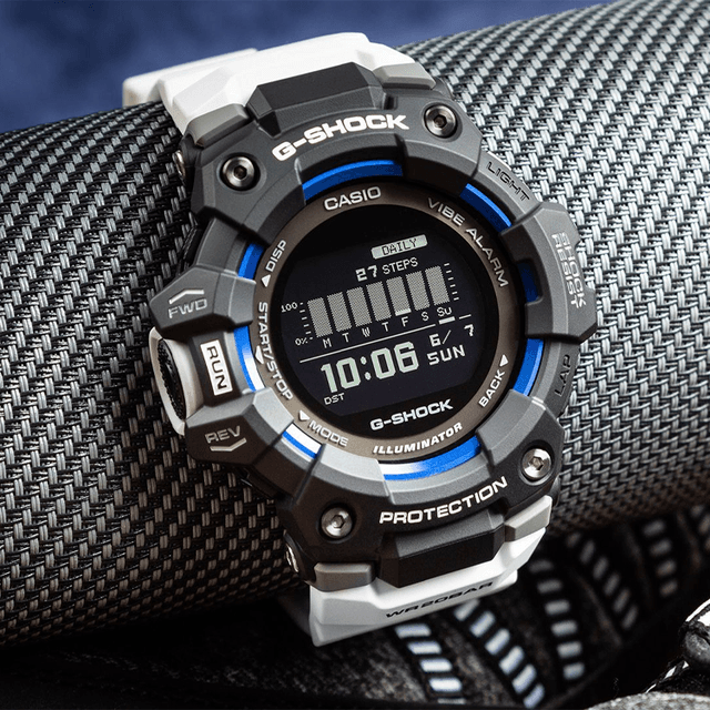 CASIO G-SQUAD G-SHOCK GPS LED GBD-100-1A7PR-person