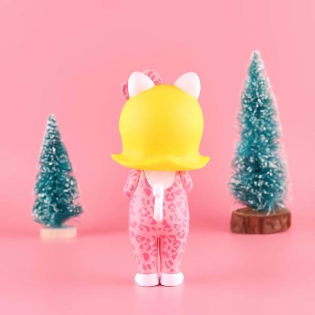 POP MART x Hello Kitty x kennyswork MOLLY MOLLY 16.8cm