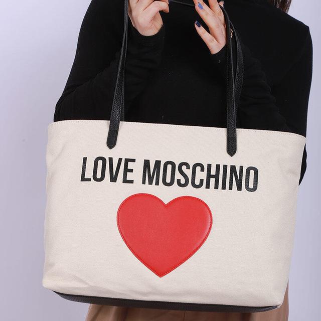 MOSCHINO