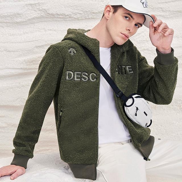 DESCENTE Sports Style Logo