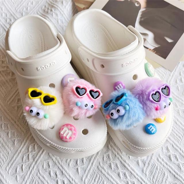 US8ACC m crocs DIY