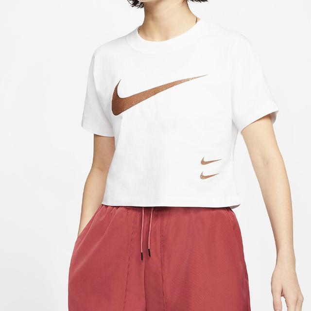 Nike Sportswear Swoosh LogoT