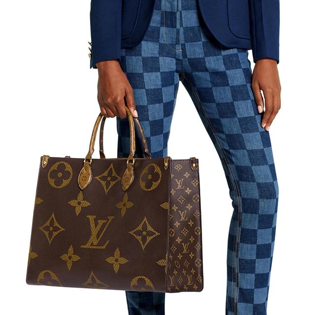 LOUIS VUITTON ONTHEGO GMLogo Tote