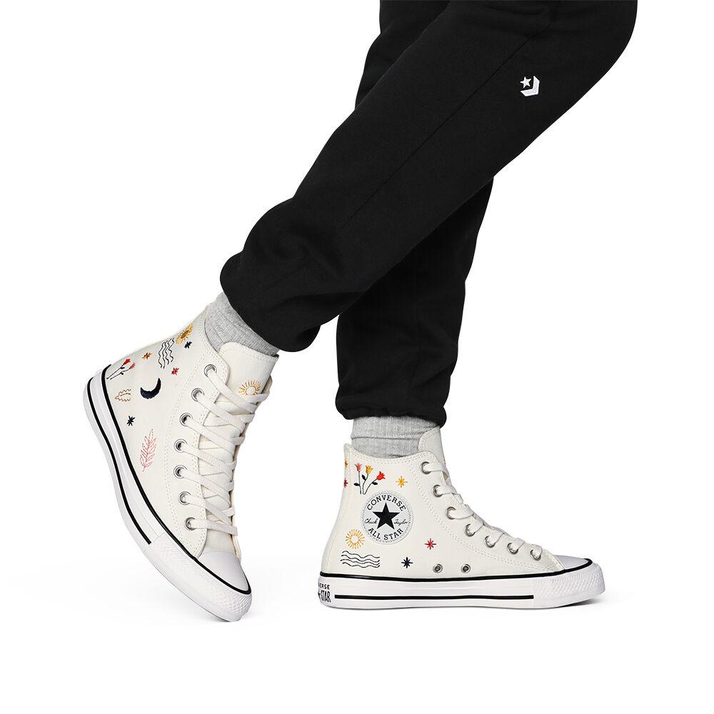 Converse Chuck Taylor All Star "it's okay to wander"