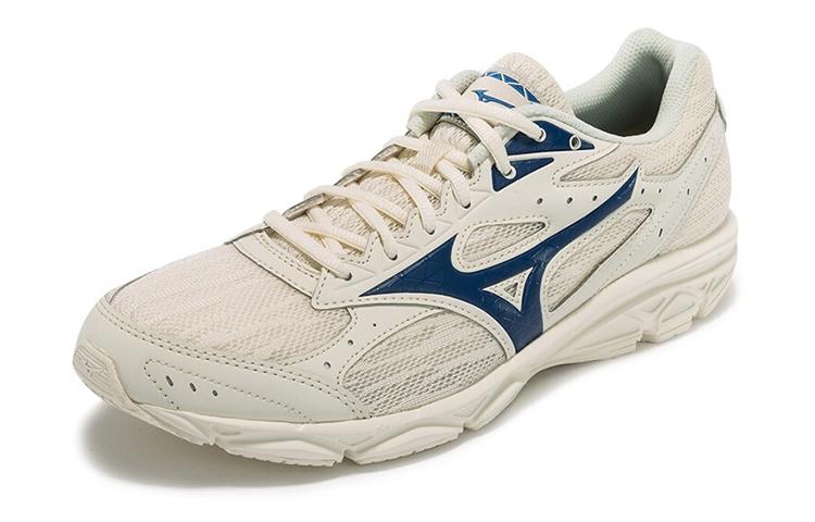 Mizuno Spark 3