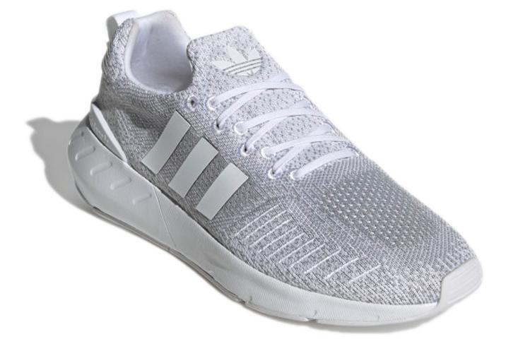 adidas originals Swift Run 22