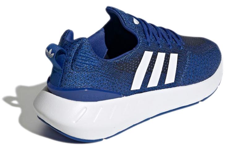 adidas originals Swift Run 22