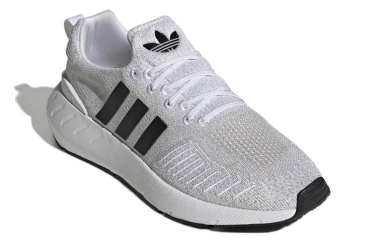 adidas originals Swift Run 22