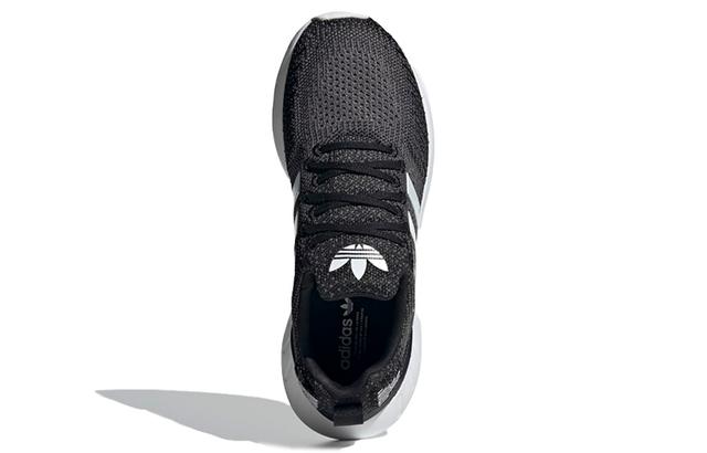 adidas originals Swift Run 22