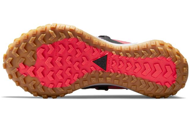 Nike ACG Mountain Fly Low "Flash Crimson"