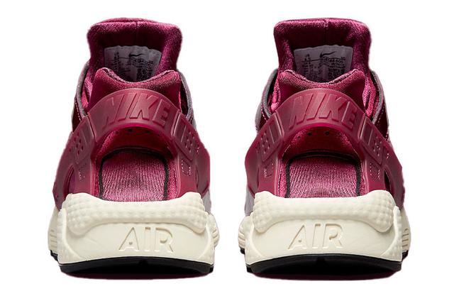 Nike Air Huarache "Dark Beetroot"