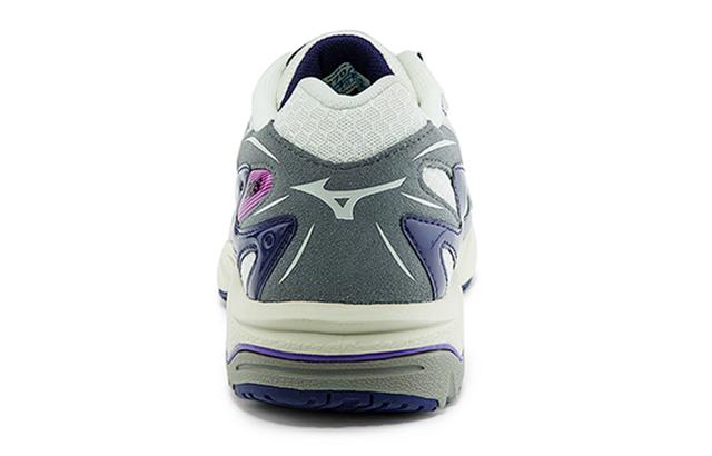 Mizuno Wave Solar