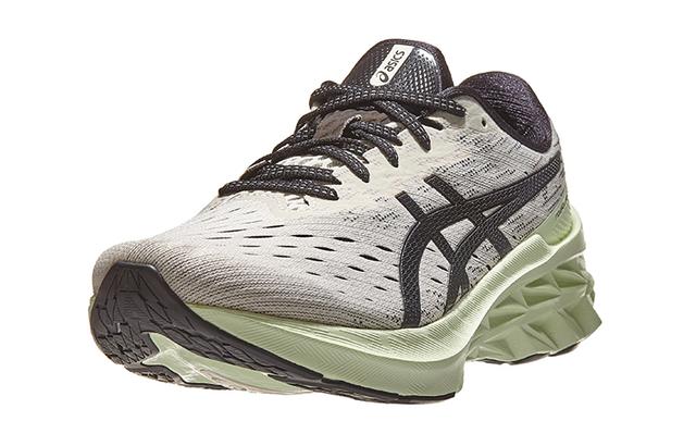 Asics Novablast 2