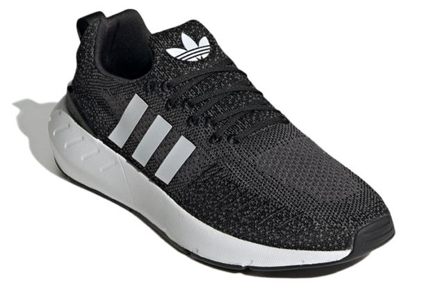 adidas originals Swift Run 22