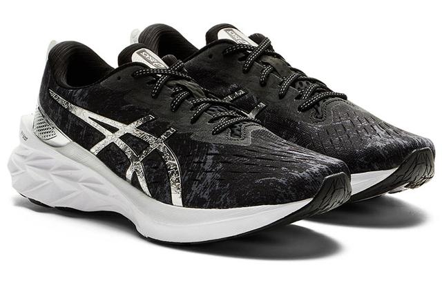 Asics Novablast 2 Platinum