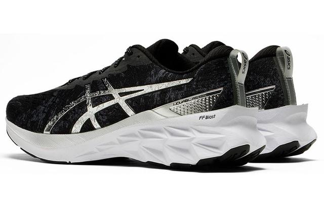 Asics Novablast 2 Platinum