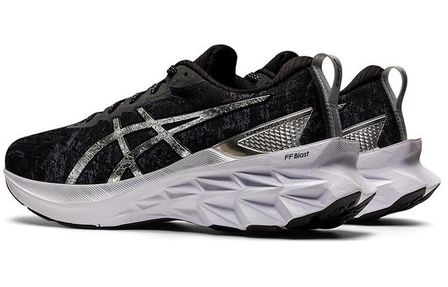 Asics Novablast 2