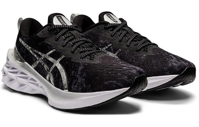 Asics Novablast 2