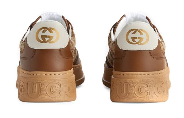 GUCCI Chunky B GG