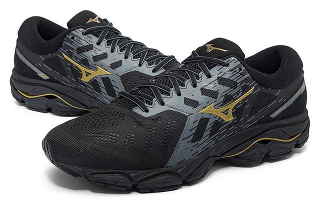 Mizuno Wave Ultima 12