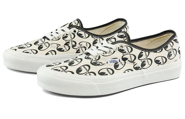 Vans Style 44 Mooneyes