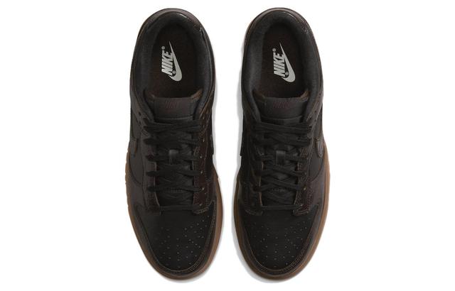 Nike Dunk Low se "velvet brown and black"