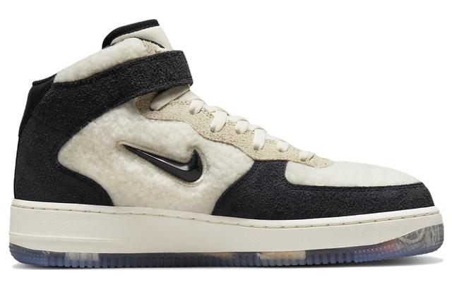 Nike Air Force 1 07 Premium Panda