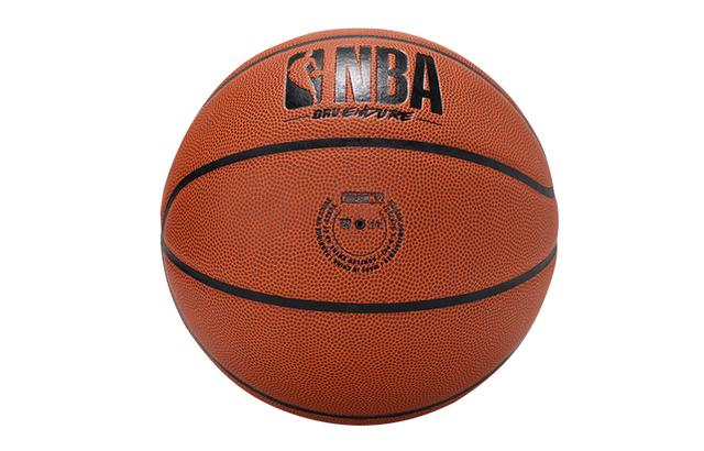 Wilson x NBA 7 PU