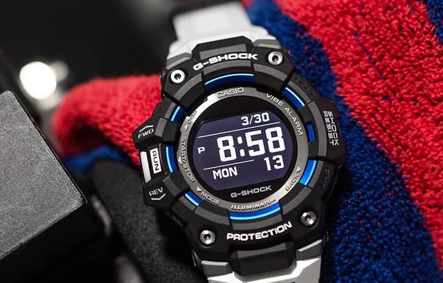 CASIO G-SQUAD G-SHOCK GPS LED GBD-100-1A7PR-person