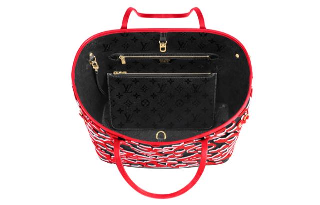 LOUIS VUITTON Neverfull MM Tote