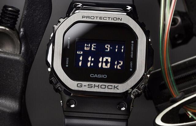 G-SHOCK5600 GM-5600B-1PR-person