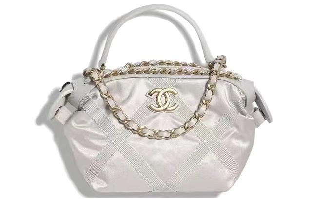 CHANEL Tote