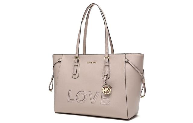 MICHAEL KORS MK Voyager LOGO LOVE