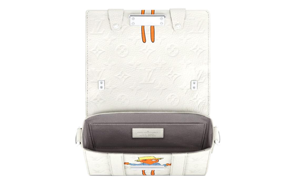 LOUIS VUITTON SOFT TRUNK 520