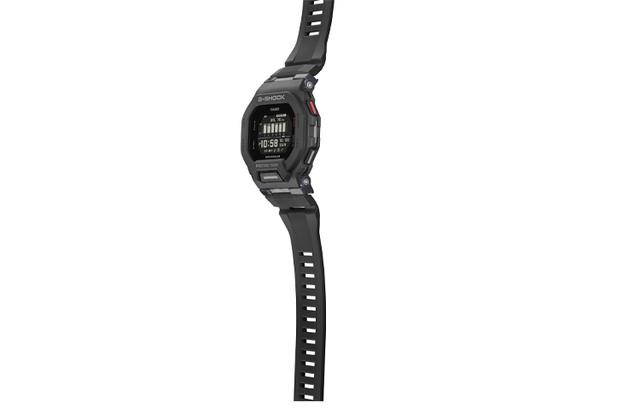 G-SHOCK G-SQUAD GPS LED GBD-200-1PR-person