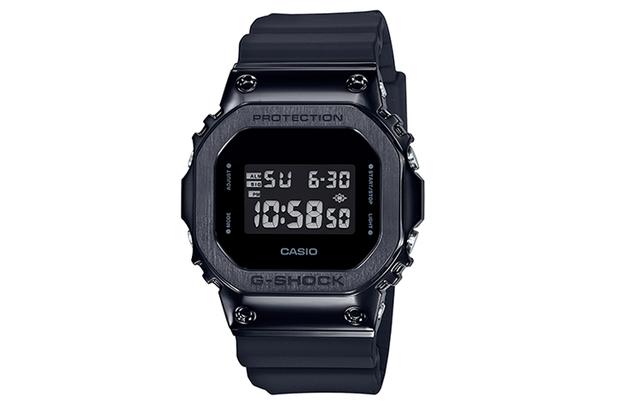 G-SHOCK5600 GM-5600B-1PR-person