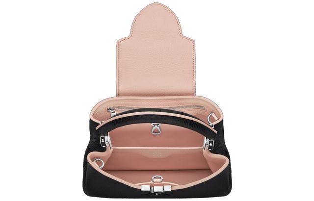 LOUIS VUITTON CAPUCINES BB CUIR TAURILLON