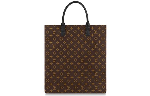 LOUIS VUITTON Petit Sac Plat