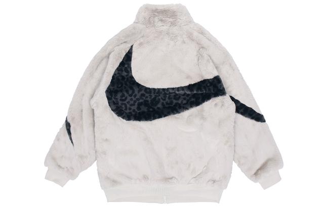 Nike Sportswear Swoosh Logo